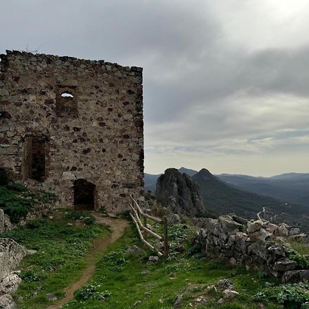 Alma De Villuercas Guest House Cabañas del Castillo Eksteriør bilde