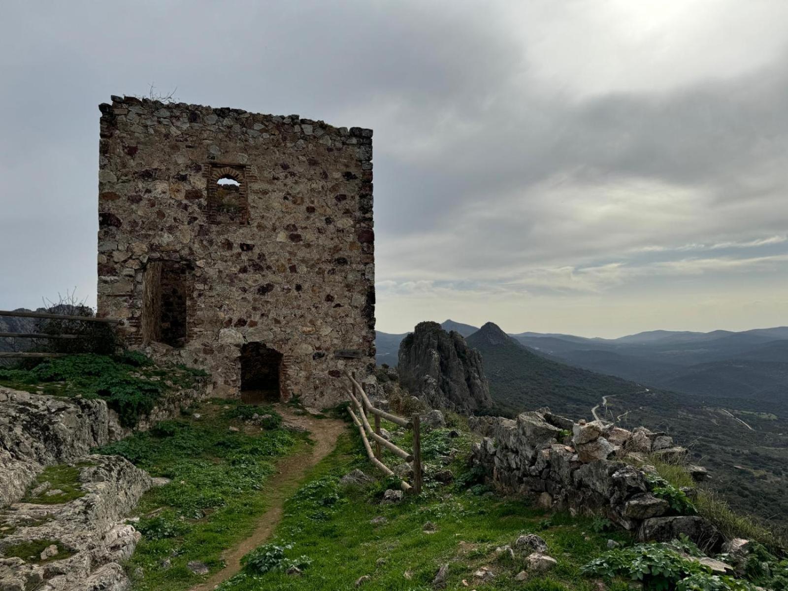 Alma De Villuercas Guest House Cabañas del Castillo Eksteriør bilde